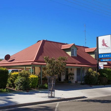 Pioneer Motel Goondiwindi Zewnętrze zdjęcie